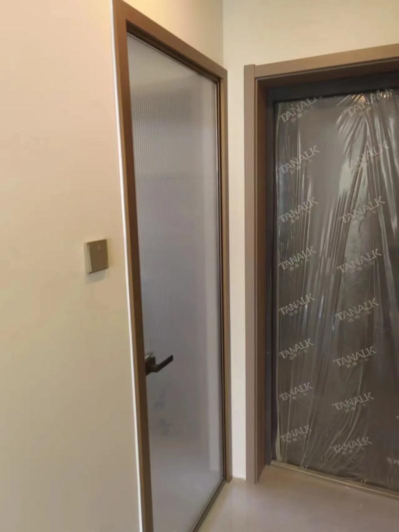 天津室内门专业定制 CPL碳晶门契合高端家居品味